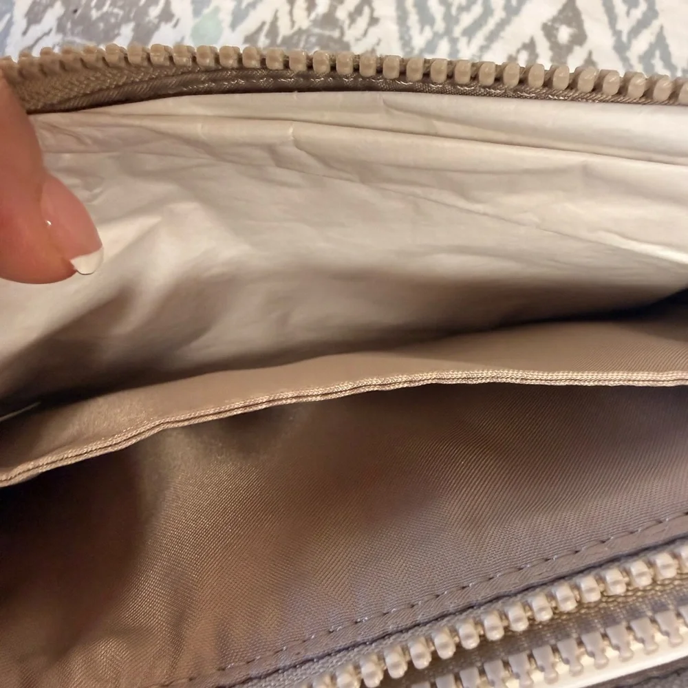 Lululemon Beige Wristlet Lululemon Curved Wristlet - Picture 7 of 8